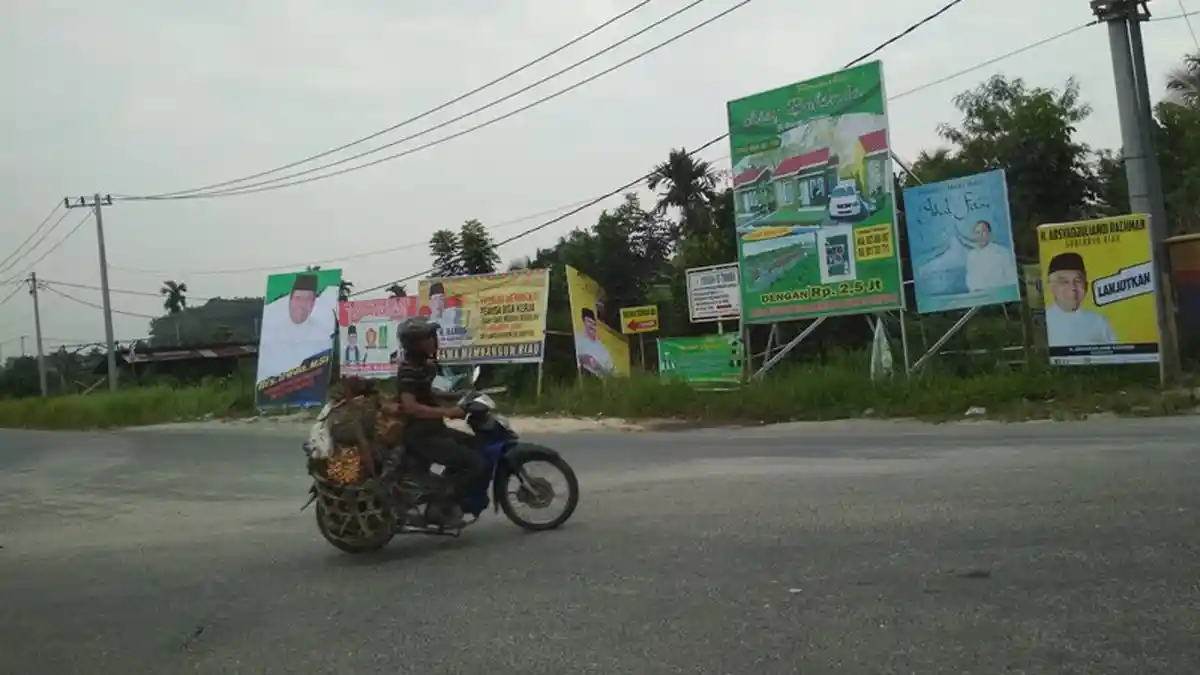 Baliho Bakal Calon Gubernur Penuhi Persimpangan Jalan, Bakal Calon Ini Terbanyak