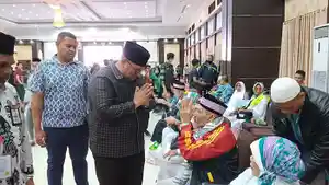 20230720_Musaad-menerima-kedatangan-jemaah.jpg