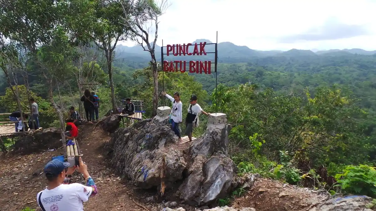 Misteri Harta Karun Puncak Gunung di HSS
