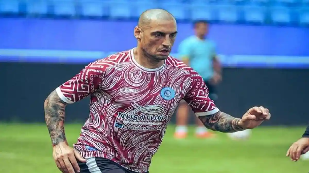 Ariel Nahuelpan Bawa PSBS Biak Unggul 1-0 Atas PSM Makassar