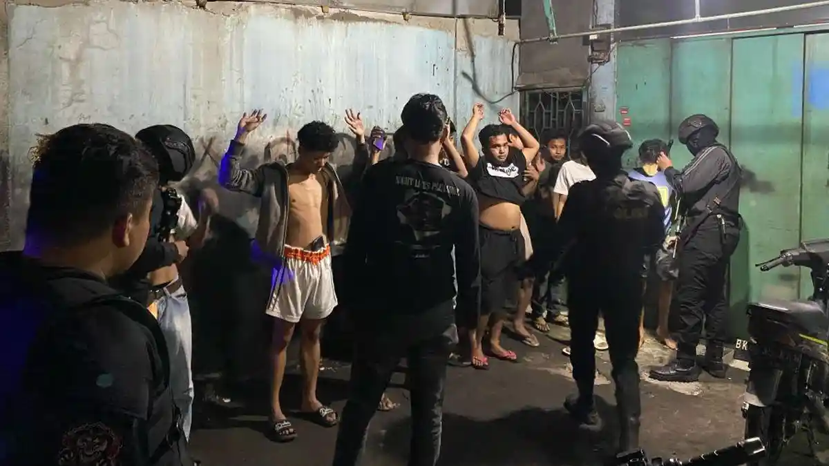 Tim Macan Polres Pelabuhan Belawan Amankan Anggota Geng Motor Beserta Sejumlah Sajam