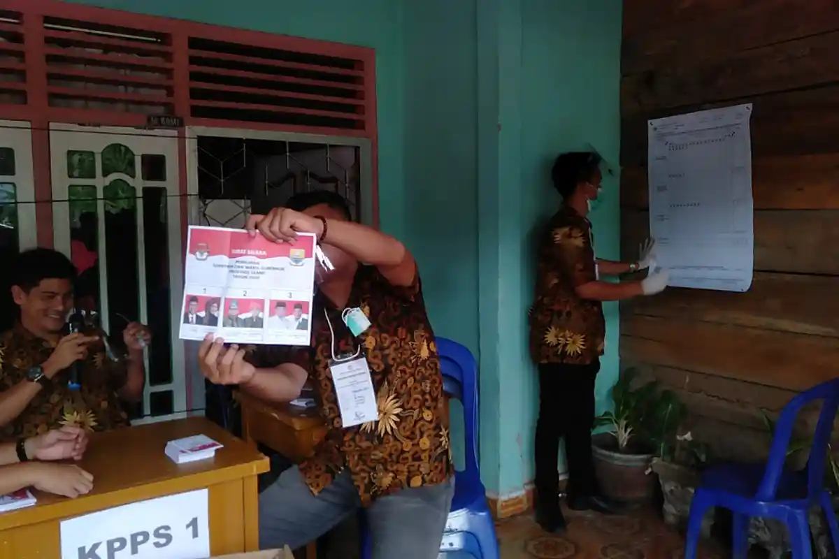 Pantauan KPU Sarolangun, Surat Suara di 2 TPS Banyak yang Tak Digunakan