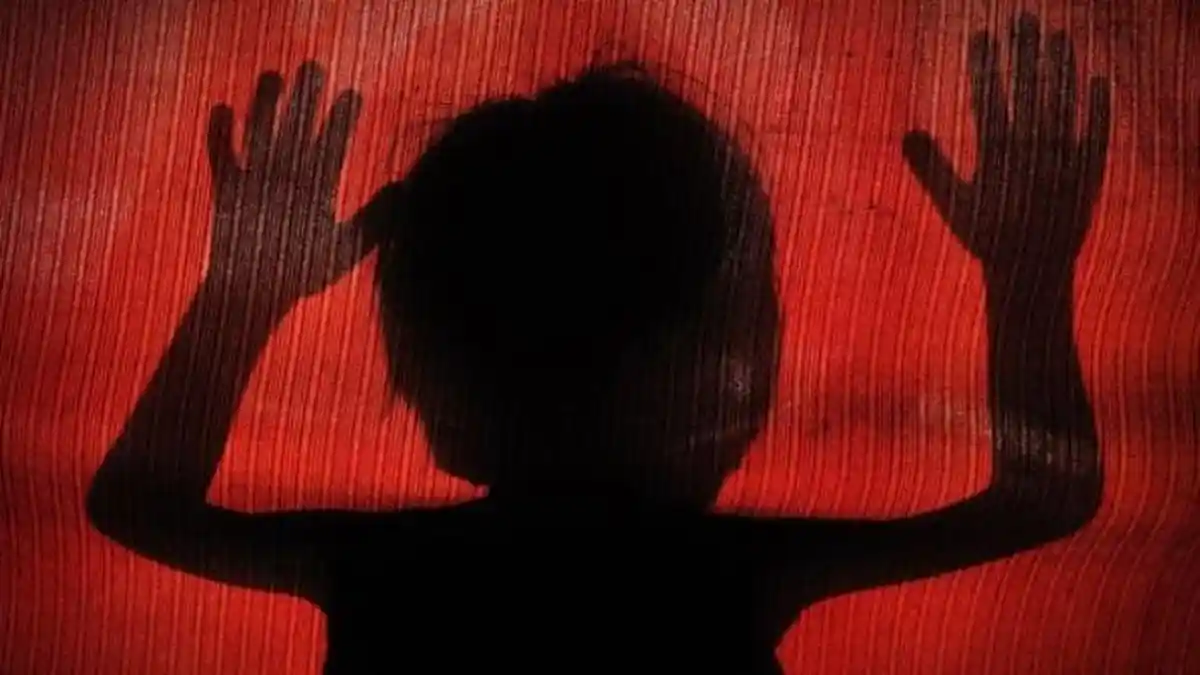 Bocah 5 Tahun Ini Disekap, Tangan dan Kaki Dirantai di Ranjang Besi