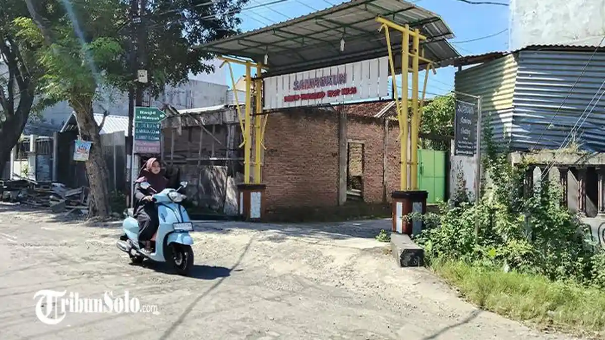 Pria Tewas Dalam Avanza di Tengah Jalan Wonorejo Karanganyar Diduga Terkena Serangan Jantung