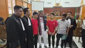 Dua-terdakwa-Aziz-Apandi-Silalahi-dan-Ranning.jpg