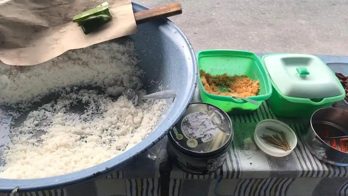 Enak tuk Berbuka Puasa, Begini Cara Buat Nasi Kelapa Hitu 