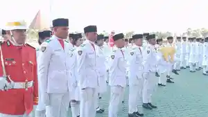 Paskibraka-saat-upacara-penurunan-duplikat-bendera-pusaka.jpg