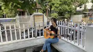 Potret-Cewek-Cantik-Main-Gitar-di-Manado-Sulawesi-Utaragjghjghjgj.jpg