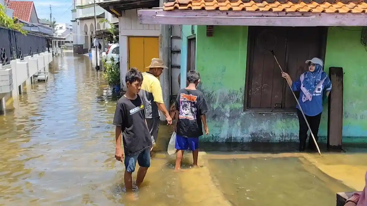 Tanggul di Ngebum Jebol Diterjang Rob, Pemkab Kendal Siapkan Penanganan 