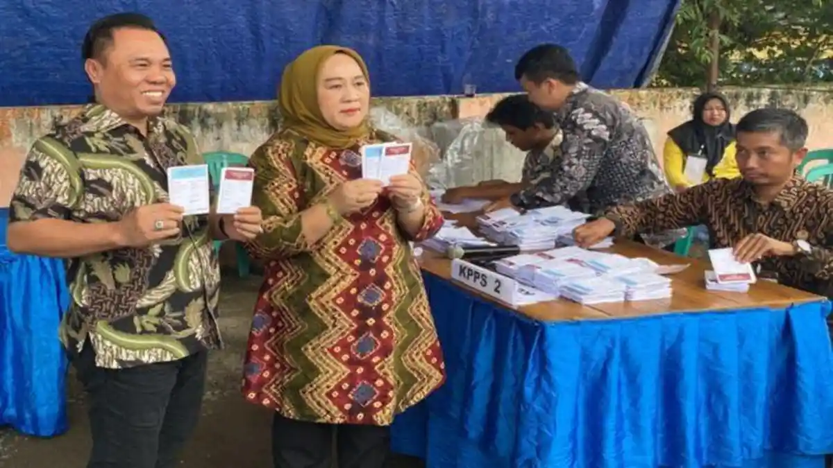 Mencoblos di TPS 002 Kecamatan Talang Ubi, Devi Harianto Optimis Menang di Pilkada PALI 2024
