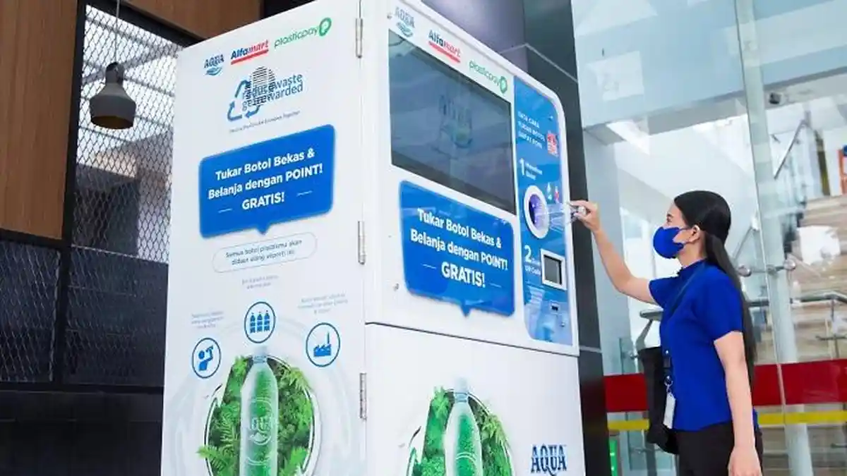 Reverse Vending Machine di Minimarket, Strategi Unik Atasi Sampah Botol Plastik Minuman