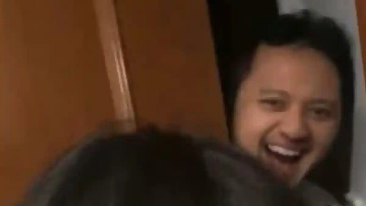 Viral Pengantin Digerebek saat Malam Pertama, Belasan Orang Ingin Masuk Kamar