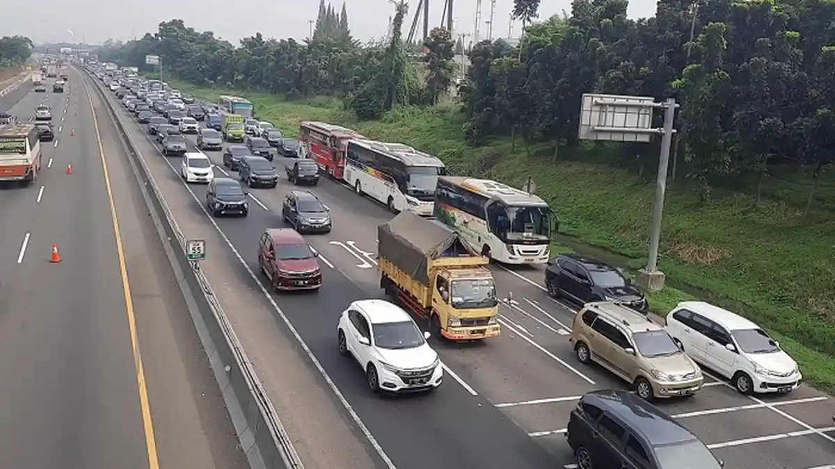 Mudik Nataru, Kemacetan Parah di Tol Cipali dari Bogor Pejagan Hampir 14 Jam