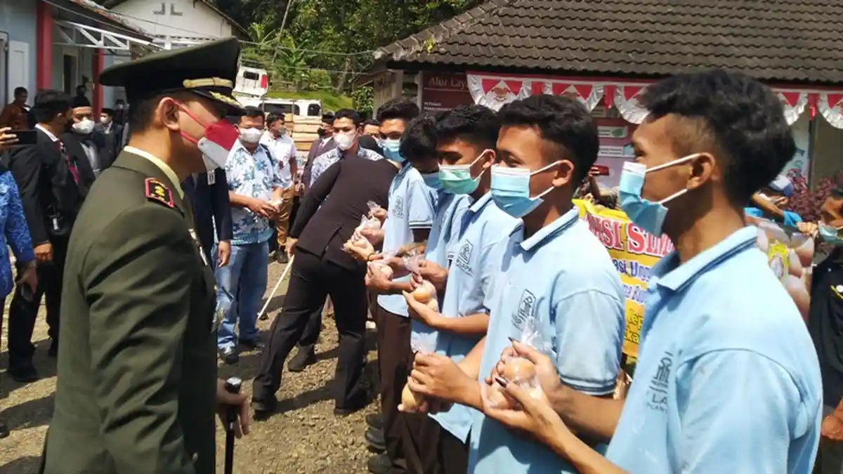Bupati Kendal Berjanji Akan Minta ASN Memborong Telur untuk Bantu Ekonomi Peternak