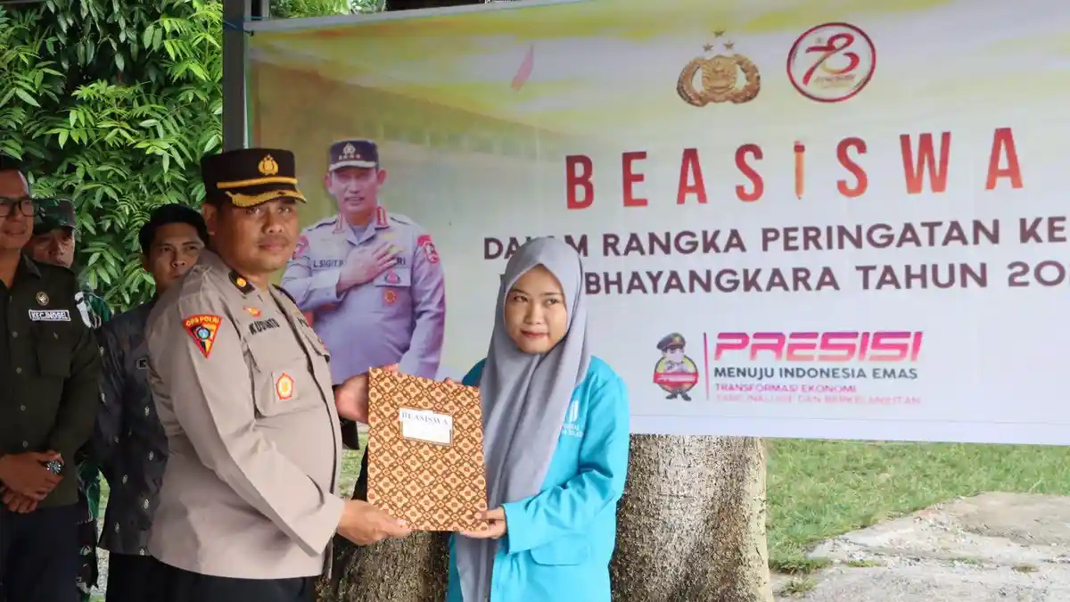 Polres Ogan Ilir Gelar Baksos, Penanaman Pohon dan Pemberian Beasiswa Pendidikan