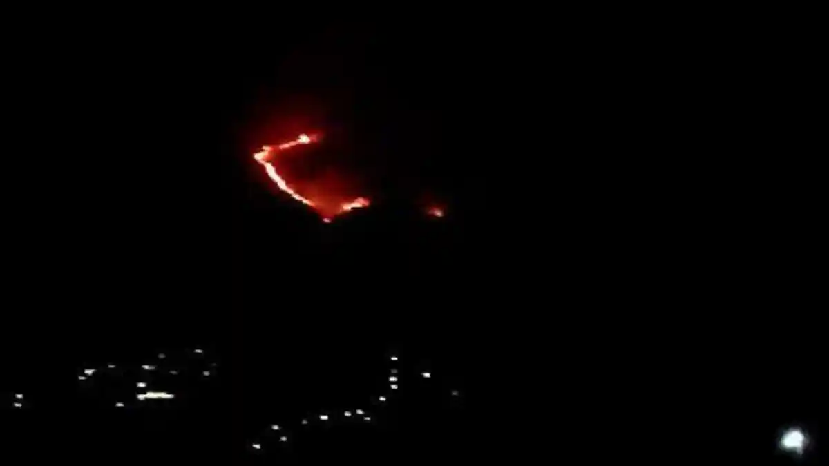 VIRAL Video Lahar Panas Gunung Marapi Mengalir ke Tanah Datar, BPBD: Itu Tidak Benar