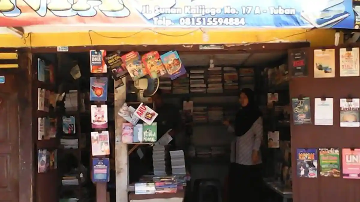 Nia dan Layanan Puas Penikmat Buku Tuban
