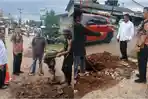 PEMADATAN-Galian-pipa-di-Jalan-H-Komarudin-Gang-Cendana.jpg