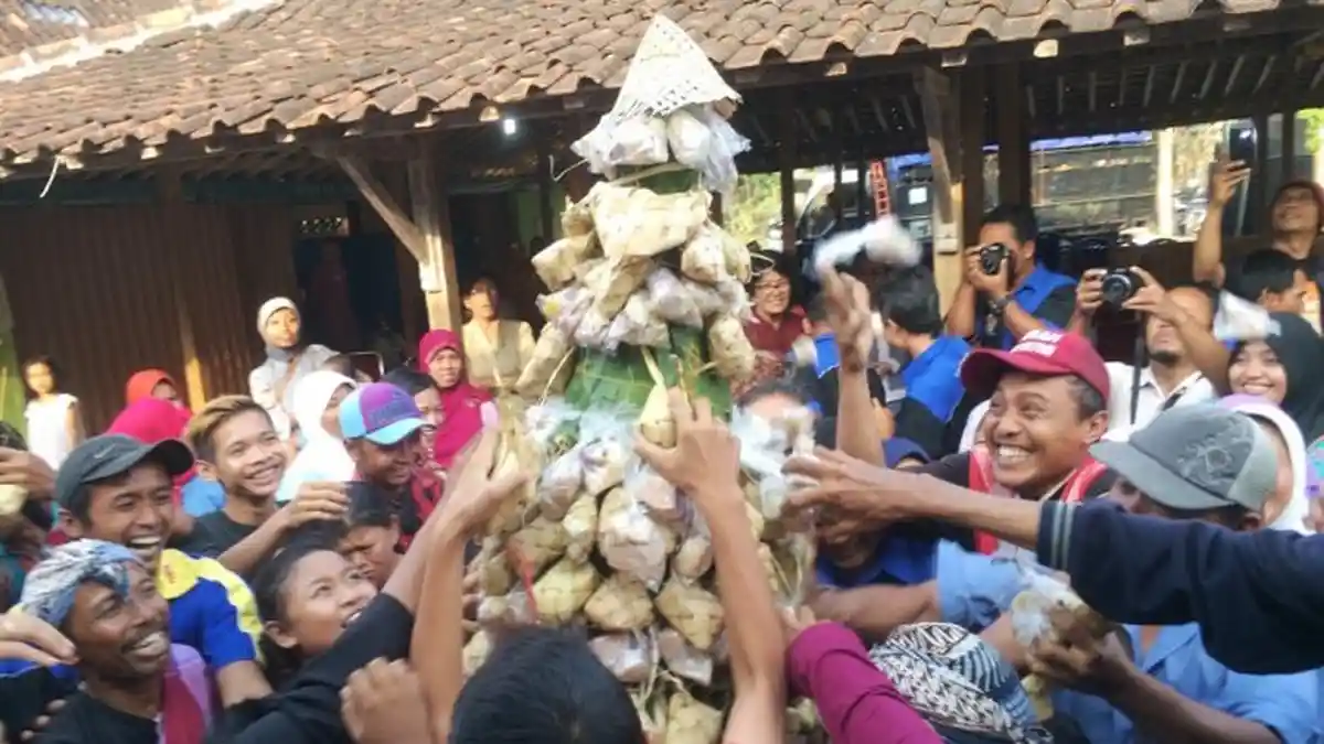 Wow, Petani di Gunungkidul Rayakan Ulang Tahun Sapinya, Dihadiri Orang Sekampung