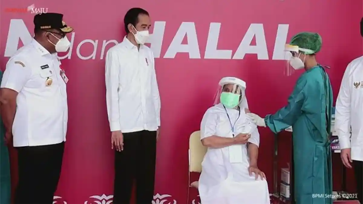 Jokowi: 116 Ribu Masyarakat di Maluku Telah Divaksinasi Covid-19