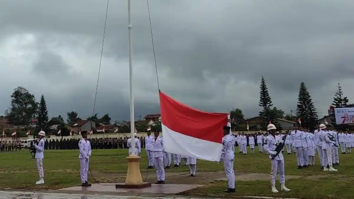 Meski Hujan, Warga Karo Tetap Antusias Ikuti Upcara HUT RI