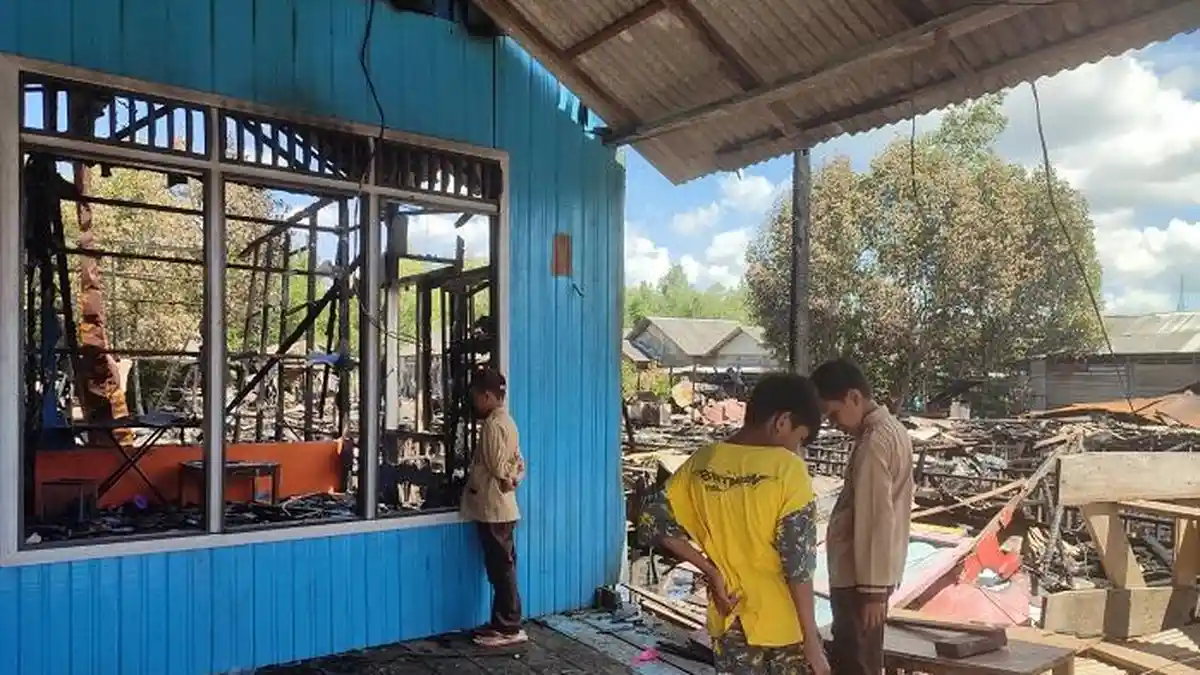 Kebakaran di Tanbu Kalsel Hanguskan 8 Rumah, Api Diduga Akibat Korsleting Listrik