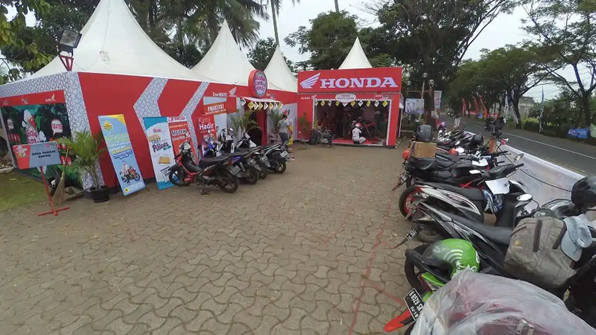 7.105 Pemudik Mampir di Bale Santai Honda