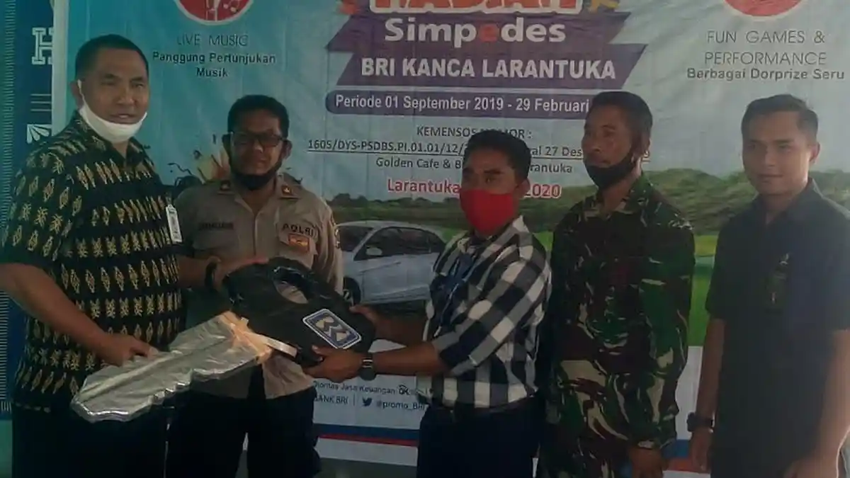 Panen Hadiah Simpedes BRI Larantuka, Pangkrasius Bawa Pulang Mobil Mewah