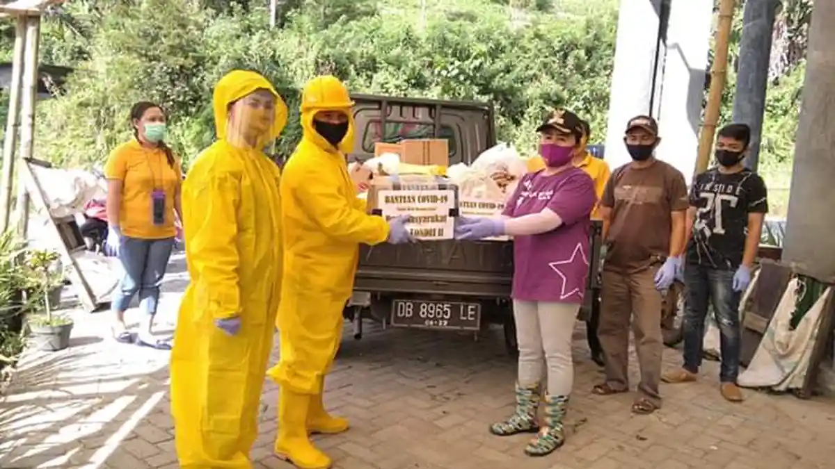 Giliran Pemdes Tondei Dua Bawa Bantuan untuk Masyarakat Desa Raanan Lama