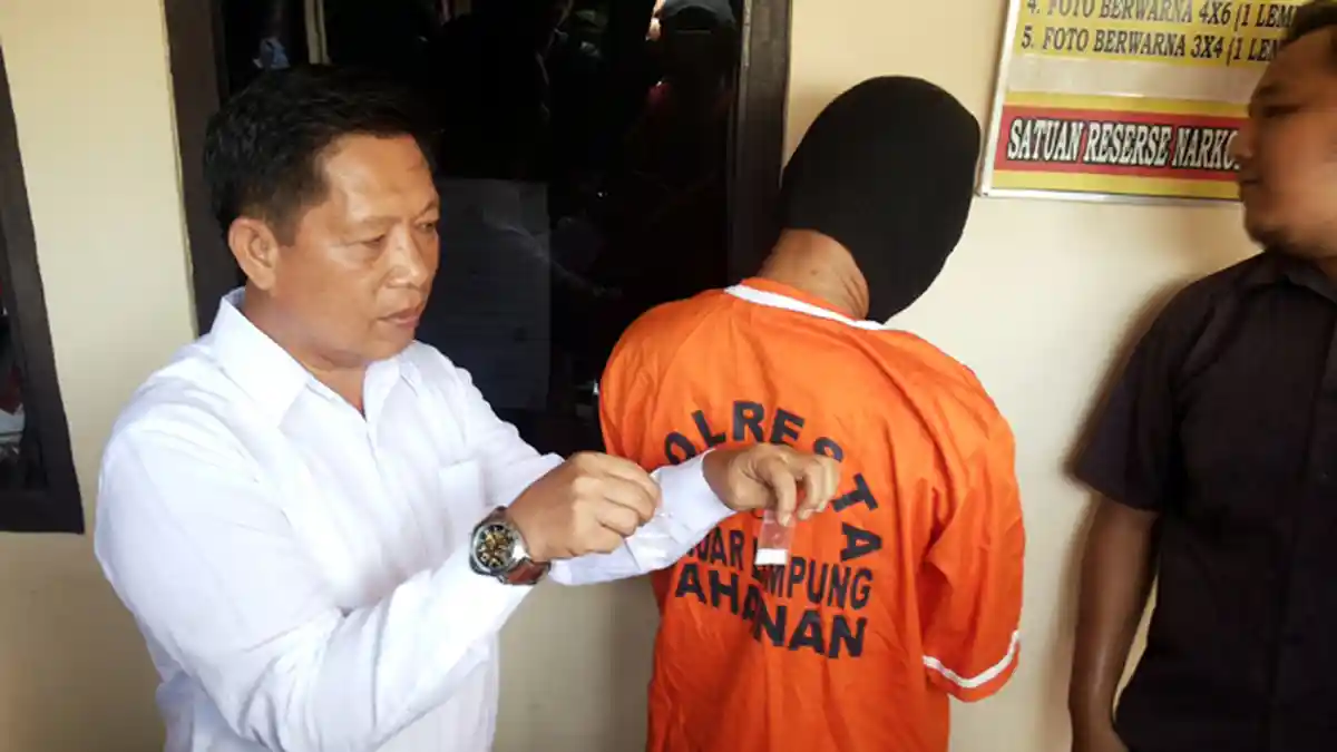 Dua Paket Sabu-sabu Ditemukan di Dalam Handphone Toni
