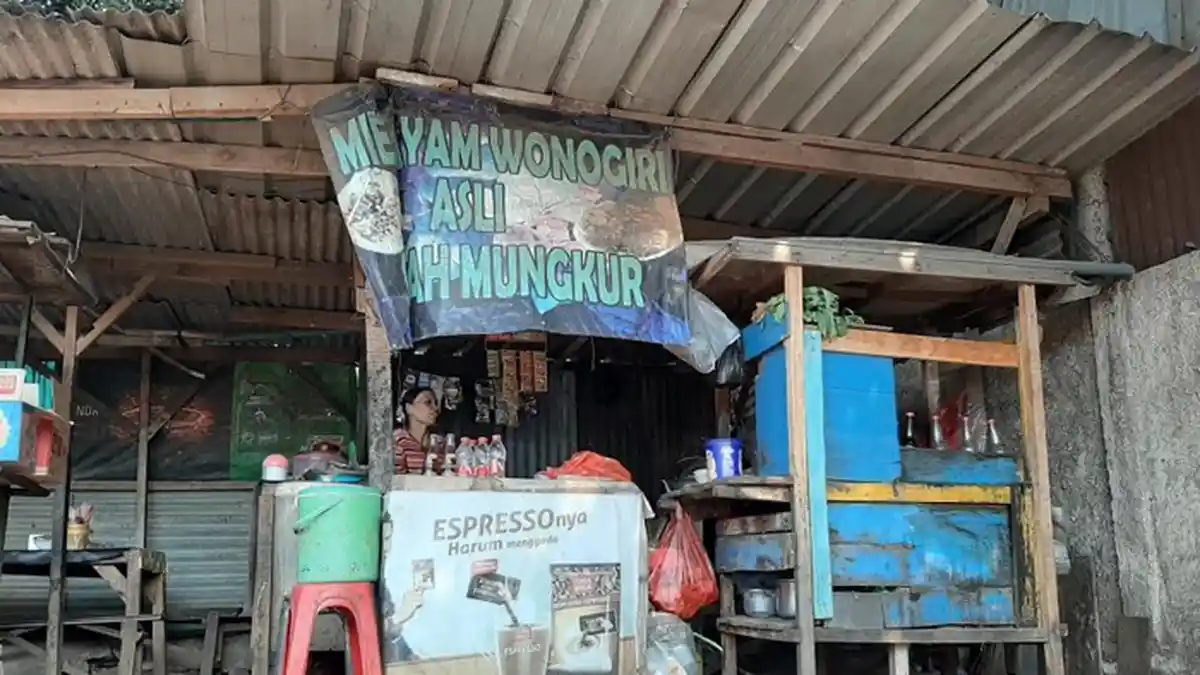 Aksi Massa di Mabes Hankam, Mie Ayam Milik Sisri Ludes