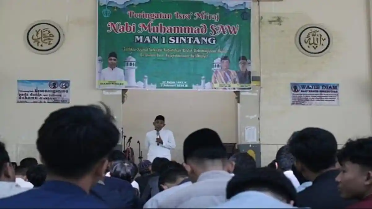 MAN 1 Sintang Gelar Peringatan Isra' Mi'raj Nabi