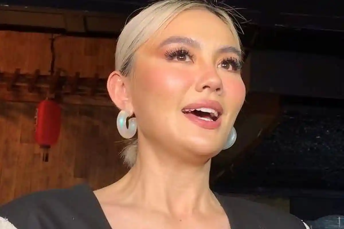 Agnez Mo Diperlakukan Begini Saat Cari Parkiran,Ini Aksi Natizen Saat Artis Interaksi dengan Satpam