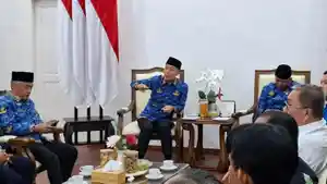 Peraturan-Wali-Kota-Perwali-penertiban-angkutan-kota-angkot-ditanda-tangani-dan-di.jpg