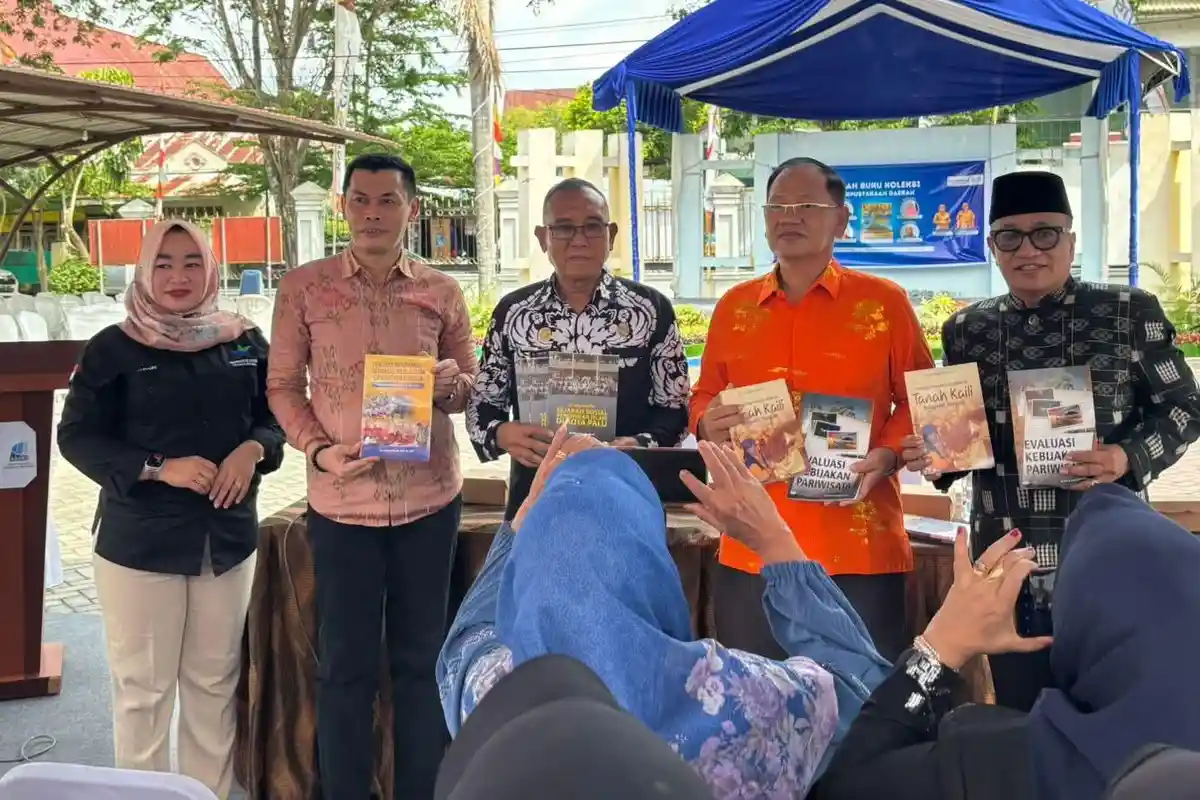 Bedah Buku Koleksi Perpustakaan Daerah Sulteng 2025, Dispusaka Dorong Literasi Berbasis Budaya Lokal