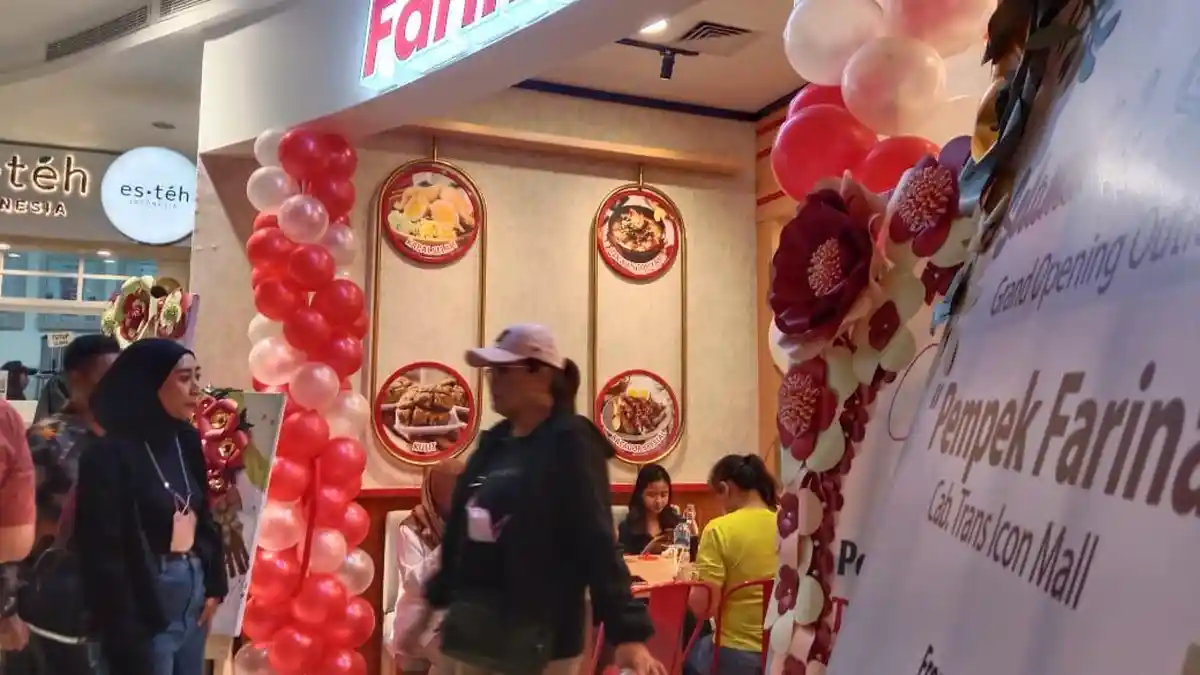 Usung Konsep Berbeda, Pempek Farina Buka Gerai Baru di Trans Icon Surabaya