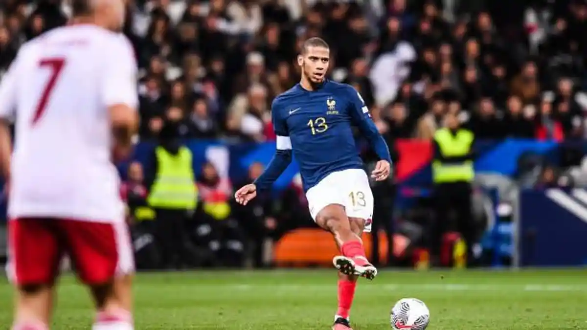 Perkuat Lini Pertahanan Manchester United, Erik ten Hag Bidik Bek Tengah Barcelona