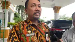 Sekda-Ponorogo-Agus-Pramono-beberapa-waktu-lalu-di-depan-Gedung-Graha-Krida.jpg