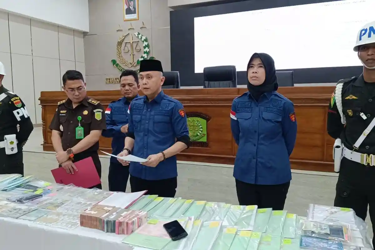 ARD Sudah 10 Jam Diperiksa Kejati Lampung atas Kasus Dugaan Korupsi