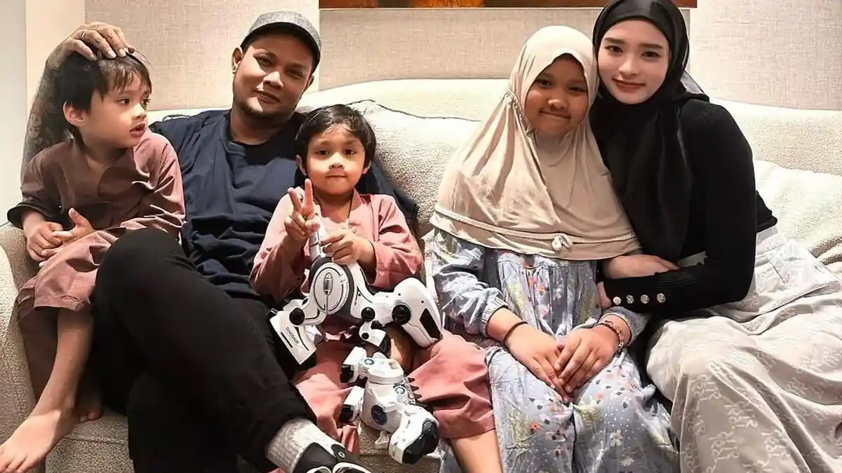 Momen Virgoun dan Inara Rusli Bertemu Bareng Anak-anak, Meski Masih Berseteru soal Royalti
