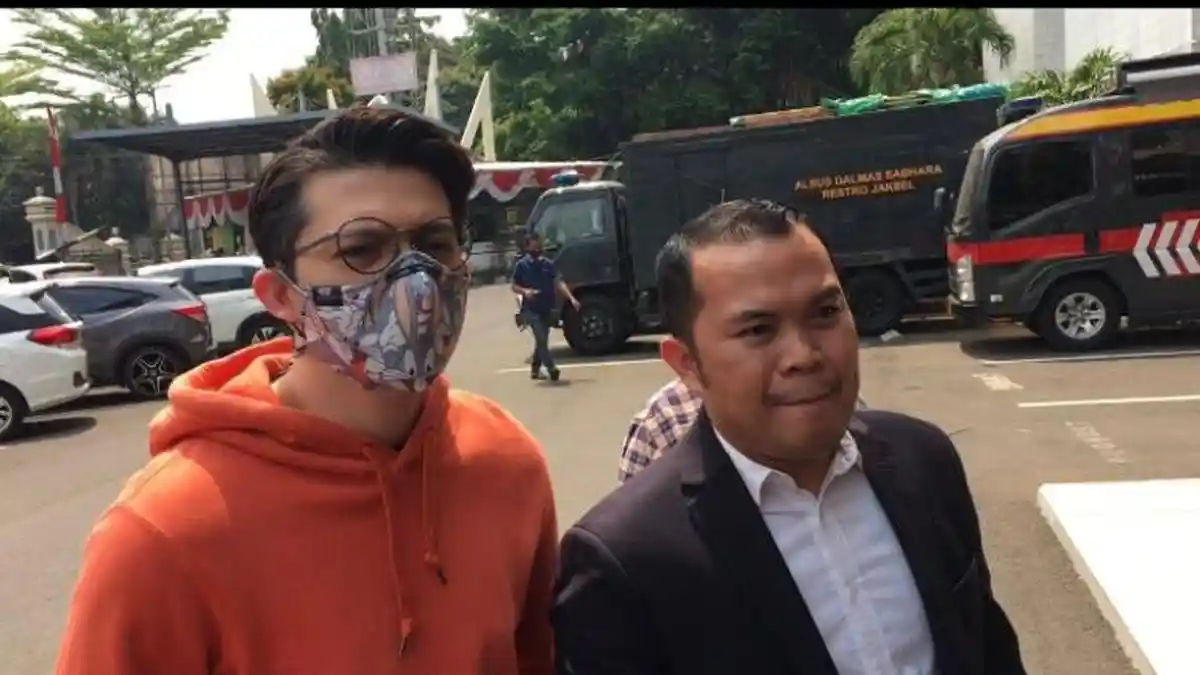 Sering Berurusan dengan Polisi, Banyak Pekerjaan dan Kontrak Kerja Irwansyah Tertunda