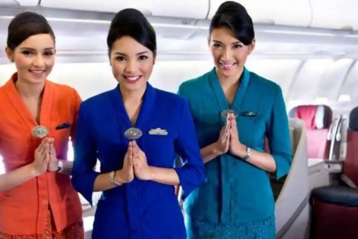 Penasaran dengan Aturan Pramugari dan Pilot Selama Bekerja? Ternyata Ada 15 Aturan Rahasia