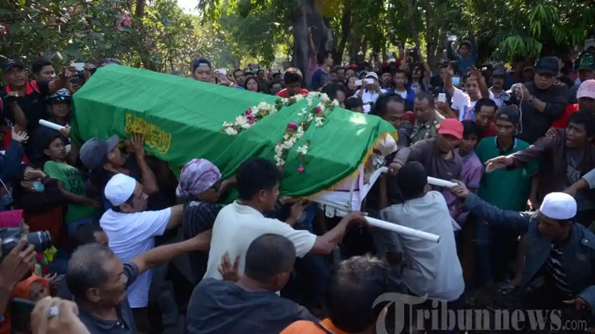 FOTO: Pemakaman Terpidana Mati Freddy Budiman - f-budiman_20160730_090715.jpg
