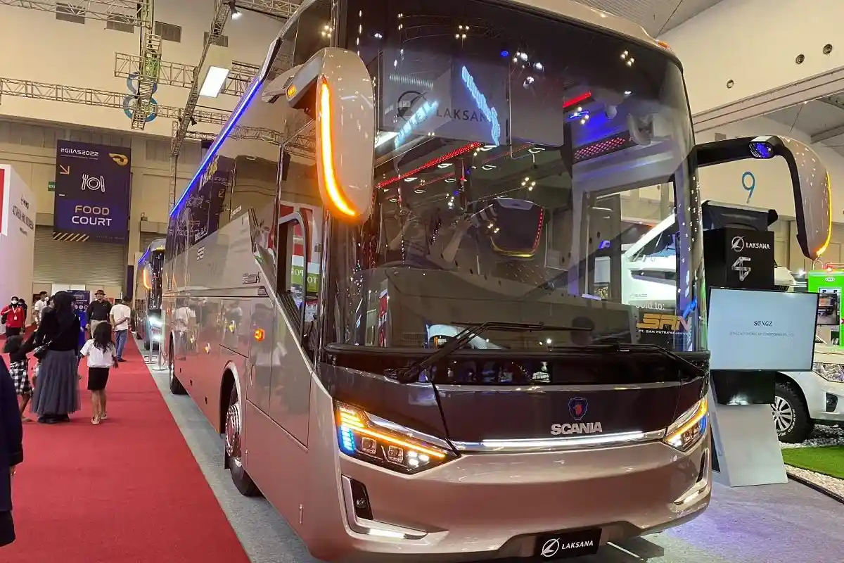 Intip Mewahnya Bus Legacy SR3 dari Karoseri Laksana di GIIAS 2022