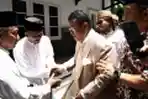 Hotman Paris Hutapea Hadiri Prosesi Pemakaman Gus Sholah