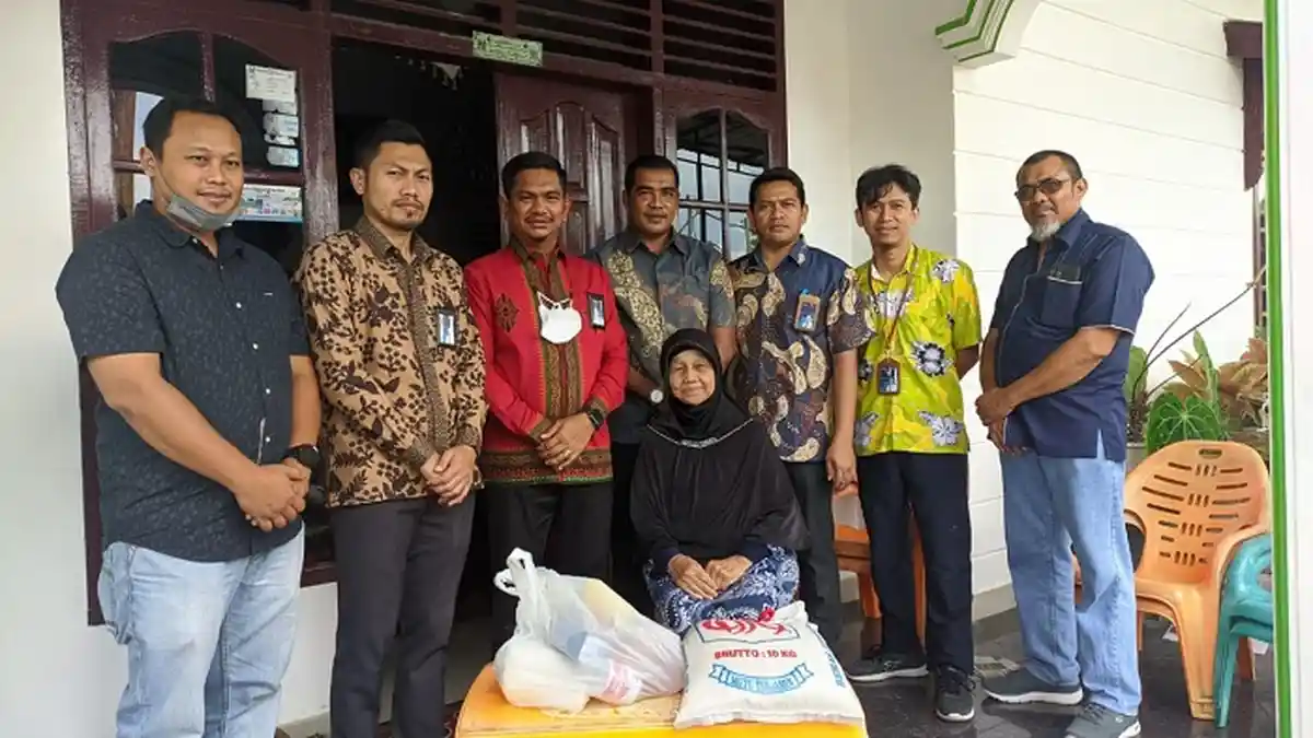 Peringati HLN Ke-76 Tahun 2021, PLN Pasang Listrik Gratis Hingga Bagi-bagi Sembako