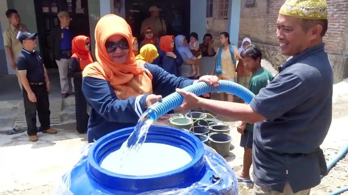 Peduli Kekeringan, Alumni Bahasa Inggris UNY Salurkan Bantuan Air Bersih di Bantul