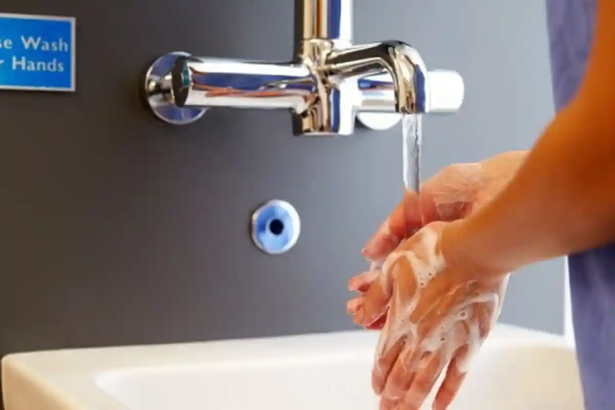 Inilah Perbedaan Mencuci Tangan Pakai Hand Sanitizer dan Sabun, Manakah yang Lebih Bersih?