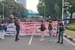 DEMO-BEDA-ASPIRASI-Dua-aksi-unjuk-rasa-beda-aspirasi-digelar-ss.jpg