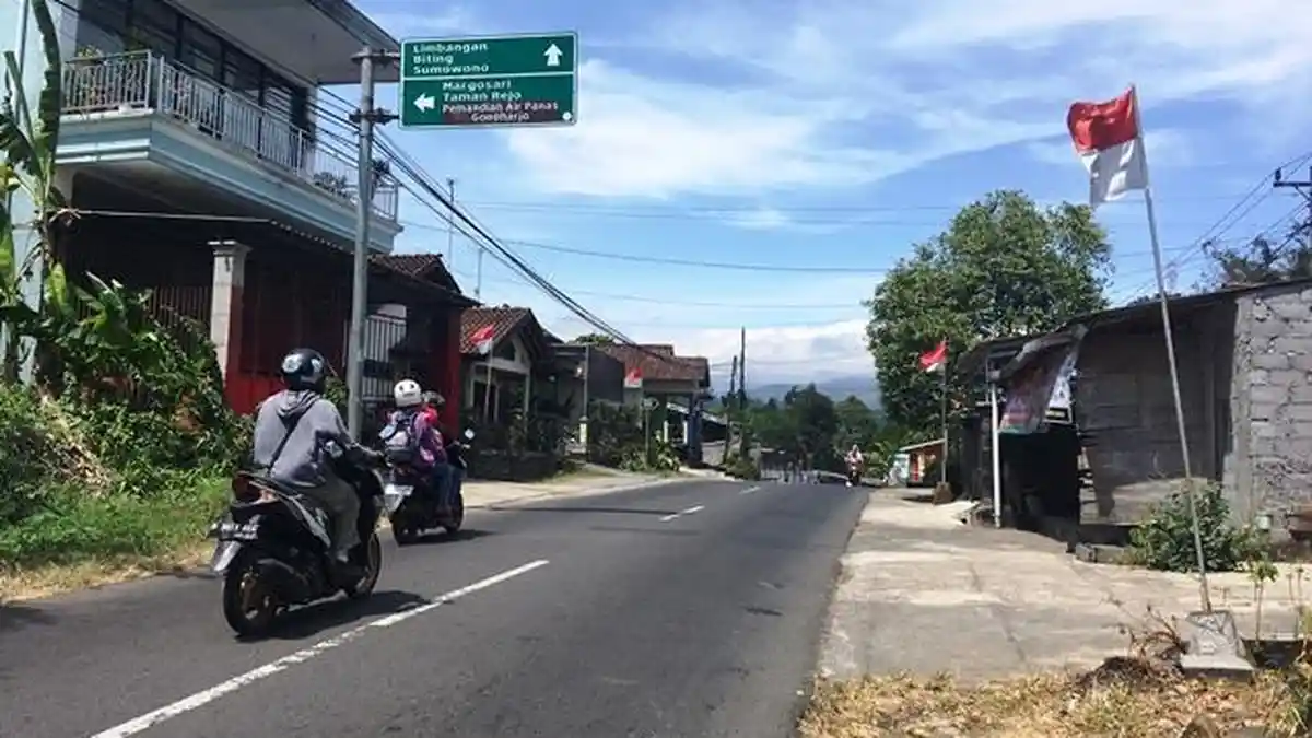 Jalur Wisata Kabupen Kendal Menuju Kabupaten Semarang Ramai Saat Hari Libur